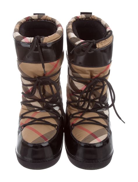 burberry lace up snow boots|bloomingdale's burberry shoes.